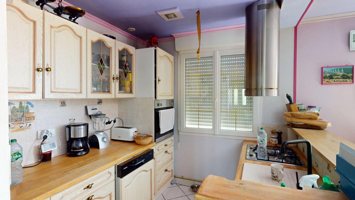 JOUY-LE-CHATEL MAISON PLEIN PIED 5 pièces + 2 HANGARS + BOX CHEVAUX 630 000 4