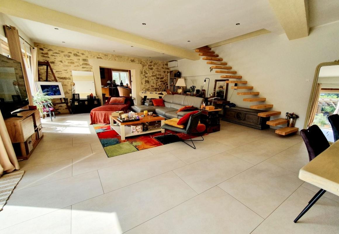 GOUDARGUES Propriété de caractère au coeur de la nature 6