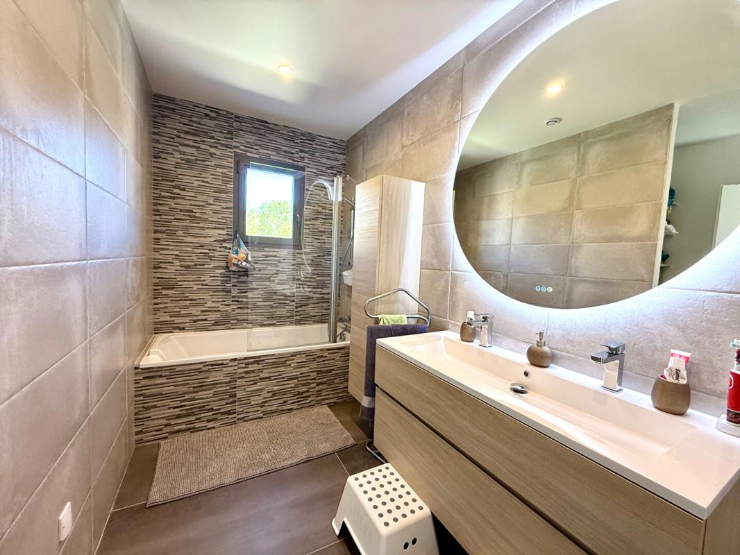 SAINT-CHAMAS Magnifique villa 140m² avec piscine 12