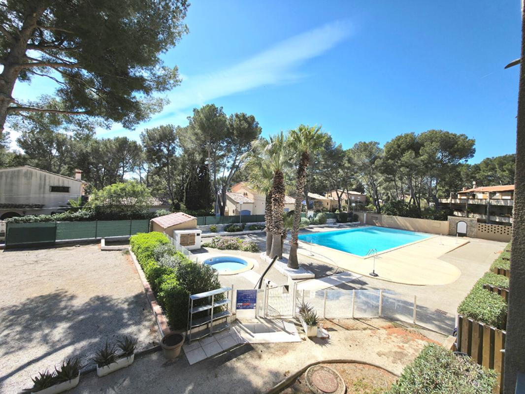 SANARY-SUR-MER APPARTEMENT T3 AVEC TERRASSE & PISCINE 38 m2 A 359000 EUR 1