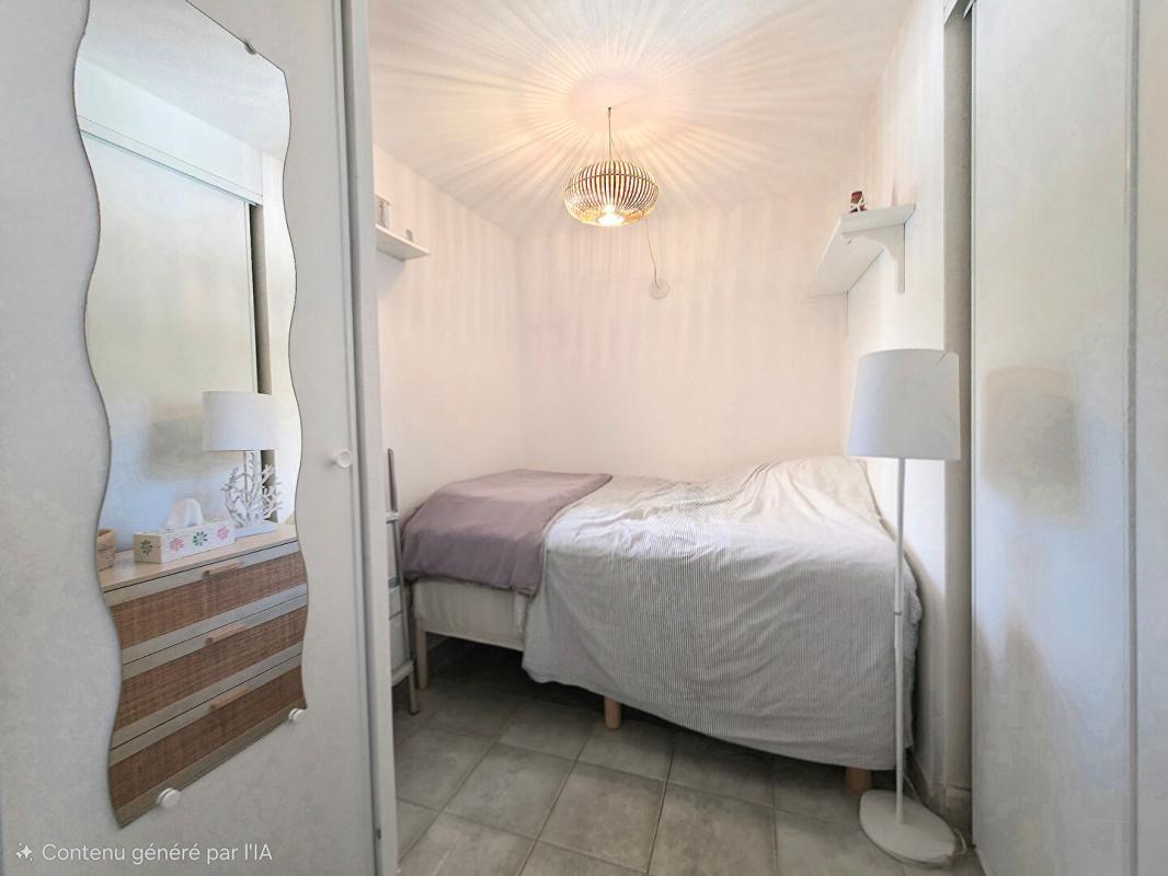 SANARY-SUR-MER APPARTEMENT T3 AVEC TERRASSE & PISCINE 38 m2 A 359000 EUR 6