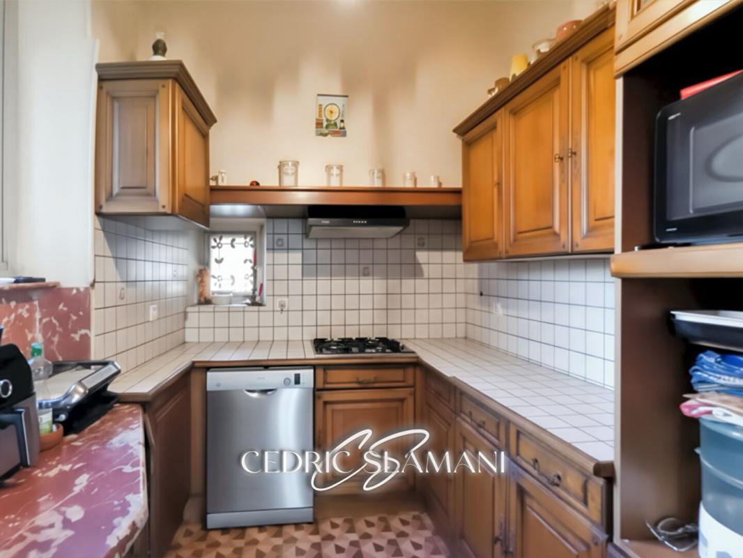 FELINES-MINERVOIS EXCLUSIVITE MAISON 8 PIECES 186M2, SALLE A MANGE, DOUBLE SEJOUR, BUREAU, 4 CHAMBRE, 2 WC, 3 SALLE D EAU,JARDIN, GARAGE 3