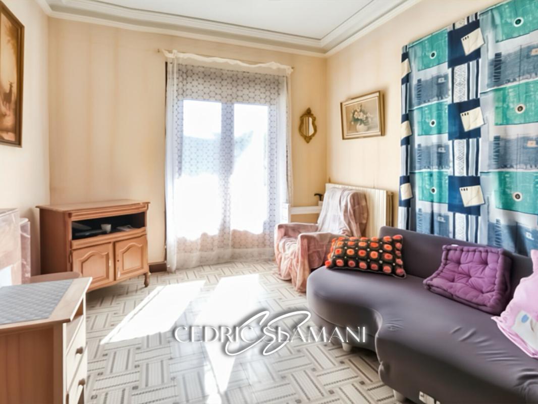 FELINES-MINERVOIS EXCLUSIVITE MAISON 8 PIECES 186M2, SALLE A MANGE, DOUBLE SEJOUR, BUREAU, 4 CHAMBRE, 2 WC, 3 SALLE D EAU,JARDIN, GARAGE 7