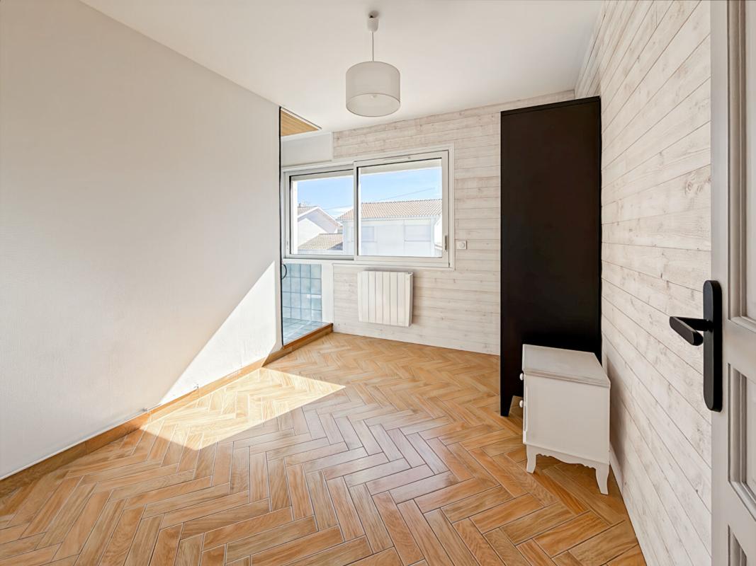 LE HAILLAN Maison Le Haillan 5 pièce(s) 110 m2 12