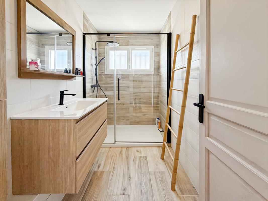 LE HAILLAN Maison Le Haillan 5 pièce(s) 110 m2 13