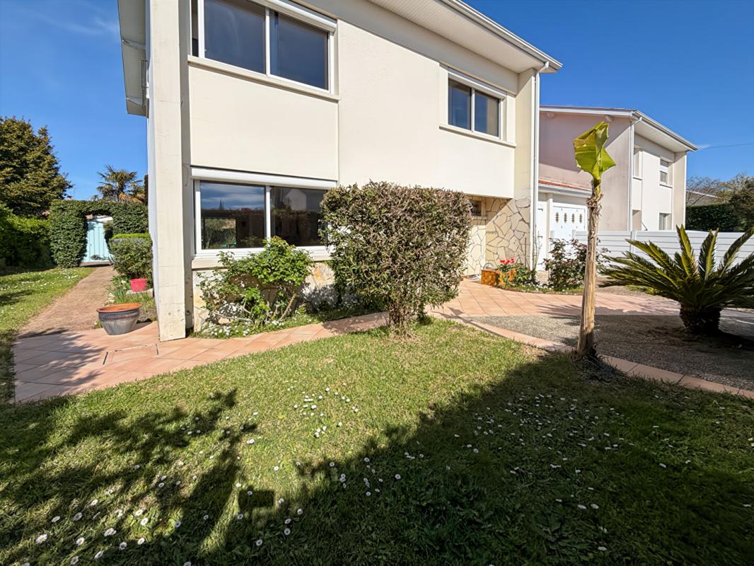 LE HAILLAN Maison Le Haillan 5 pièce(s) 110 m2 15