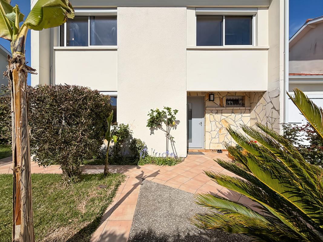 LE HAILLAN Maison Le Haillan 5 pièce(s) 110 m2 16