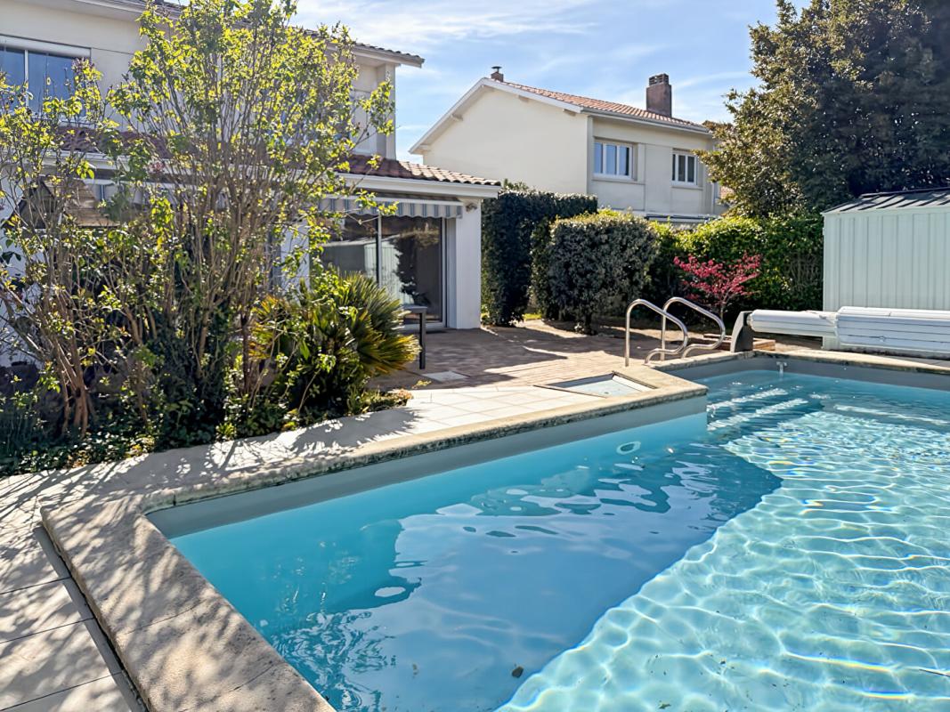 LE HAILLAN Maison Le Haillan 5 pièce(s) 110 m2 2