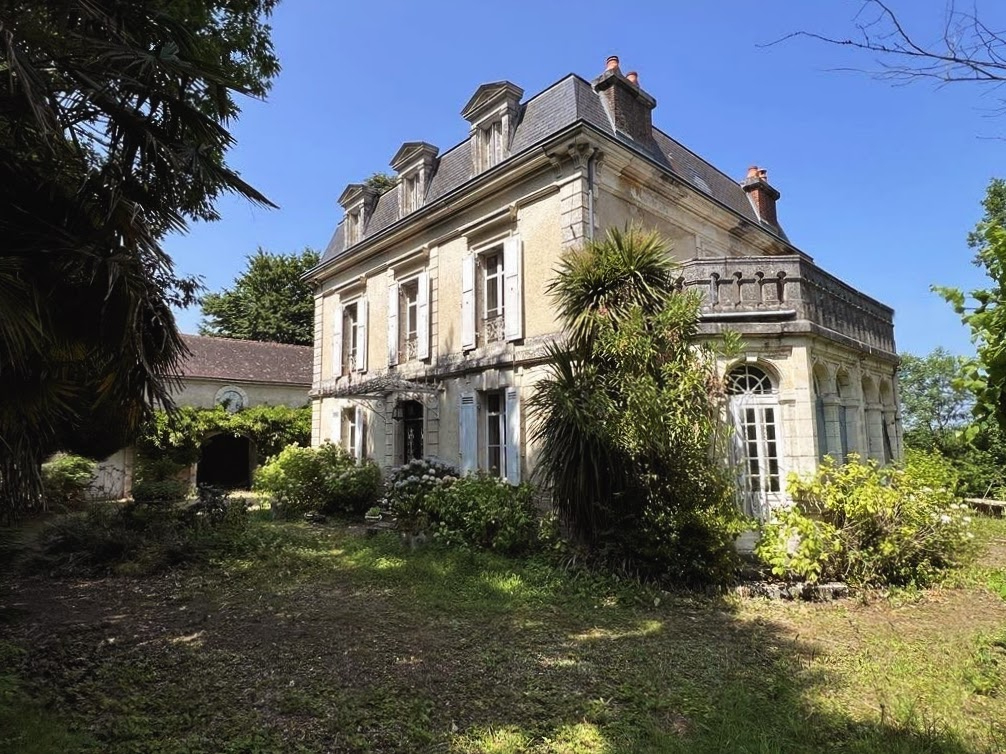 SORGES Maison de maître Sorges et Ligueux en Perigord pièce(s) 200 m2 1