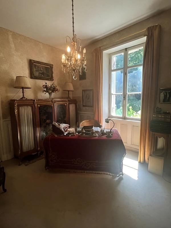 SORGES Maison de maître Sorges et Ligueux en Perigord pièce(s) 200 m2 4