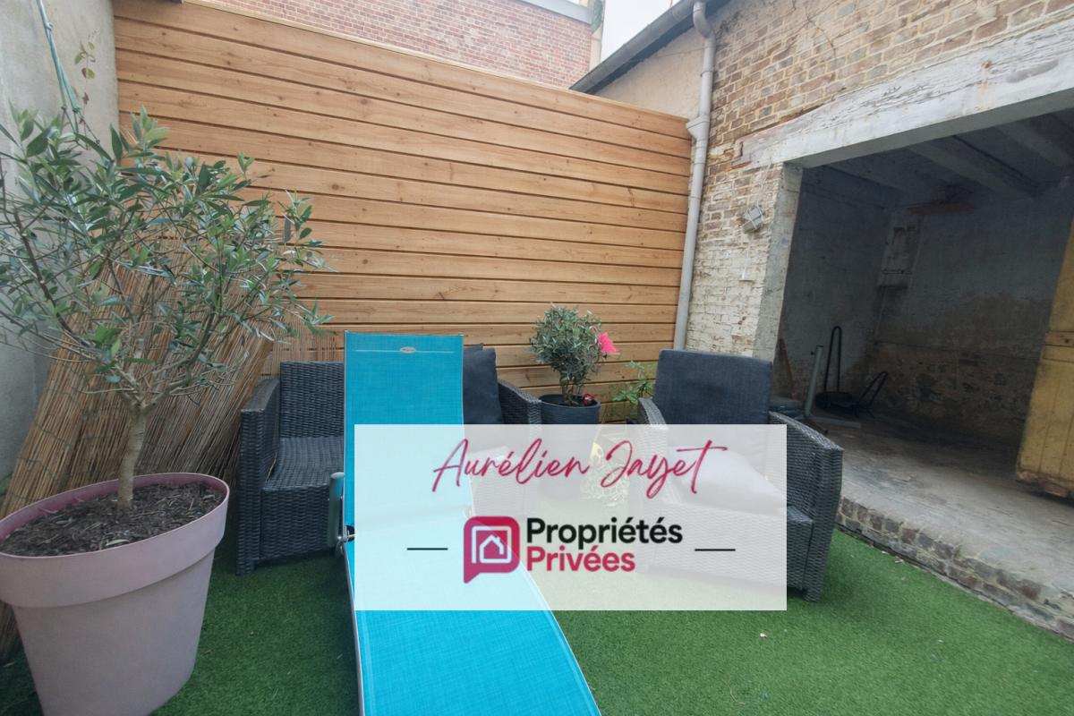 GODERVILLE Maison de ville avec garage, et cour extérieur 10