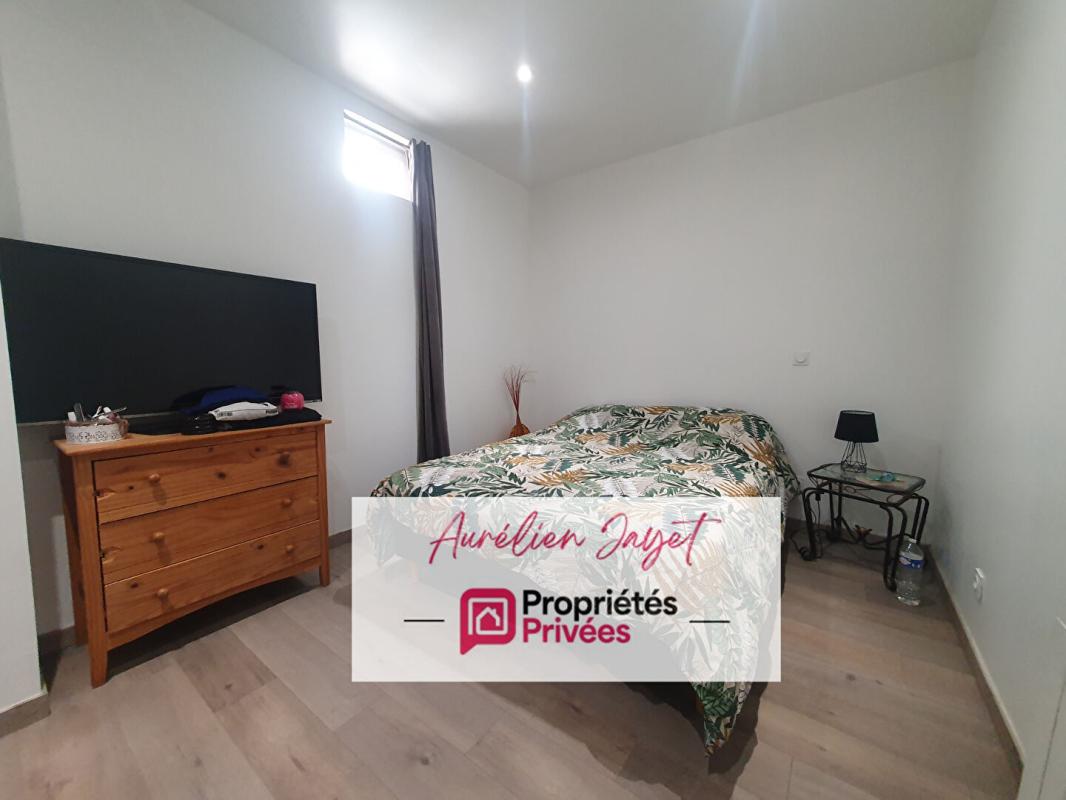 GODERVILLE Maison de ville avec garage, et cour extérieur 4