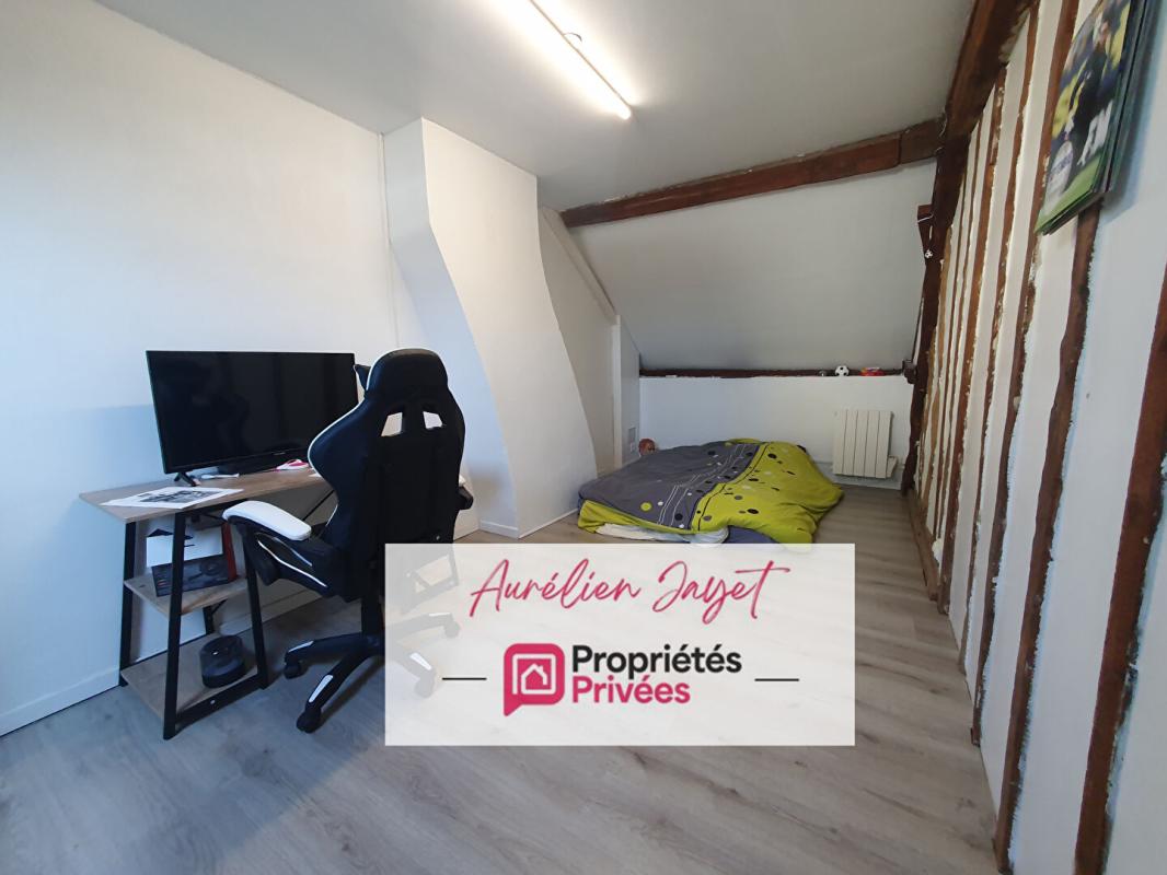 GODERVILLE Maison de ville avec garage, et cour extérieur 7