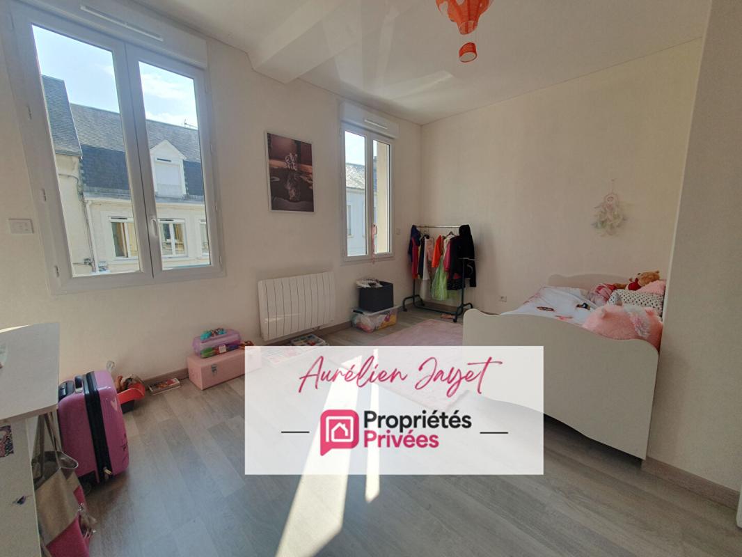 GODERVILLE Maison de ville avec garage, et cour extérieur 8