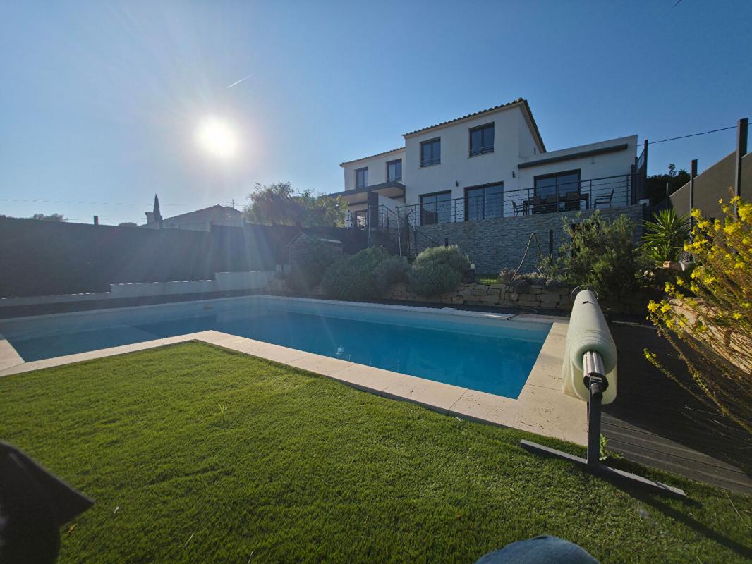 SANARY-SUR-MER Maison  DE 116M2 AVEC PISCINE A SANARY QUARTIER BEAUCOURS 2