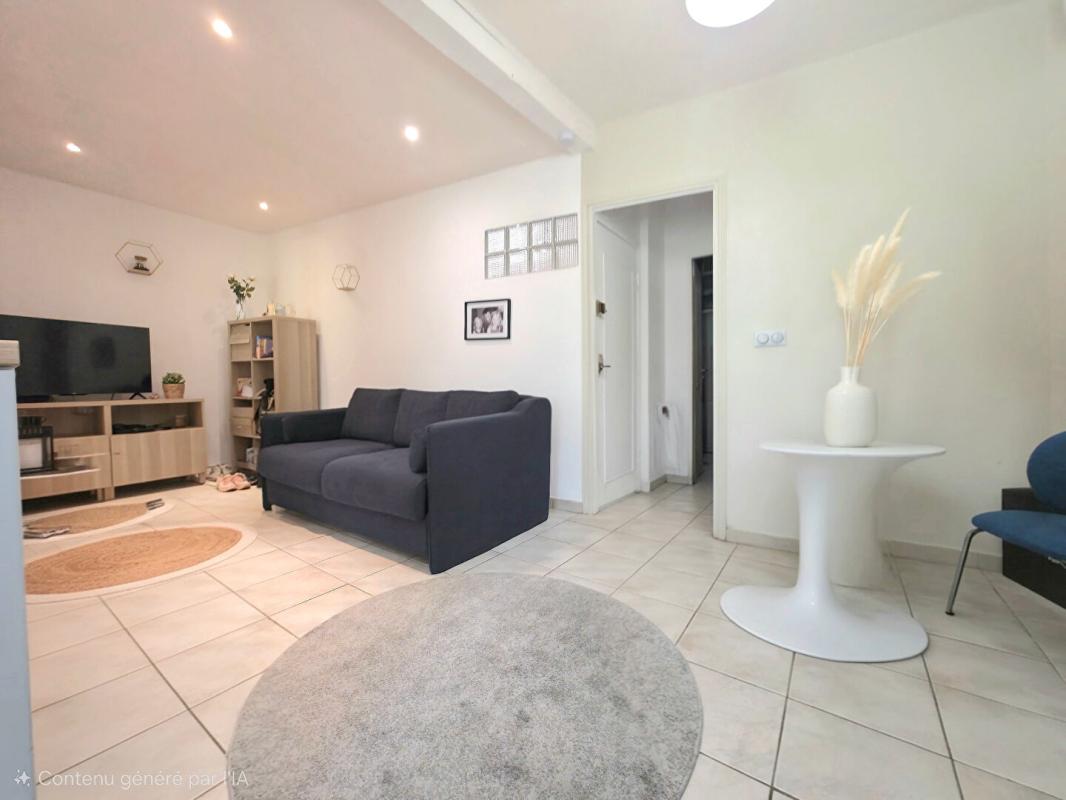 BORMES-LES-MIMOSAS Appartement Bormes Les Mimosas 2 pièce(s) 31 m2 A 194000 EUR 1