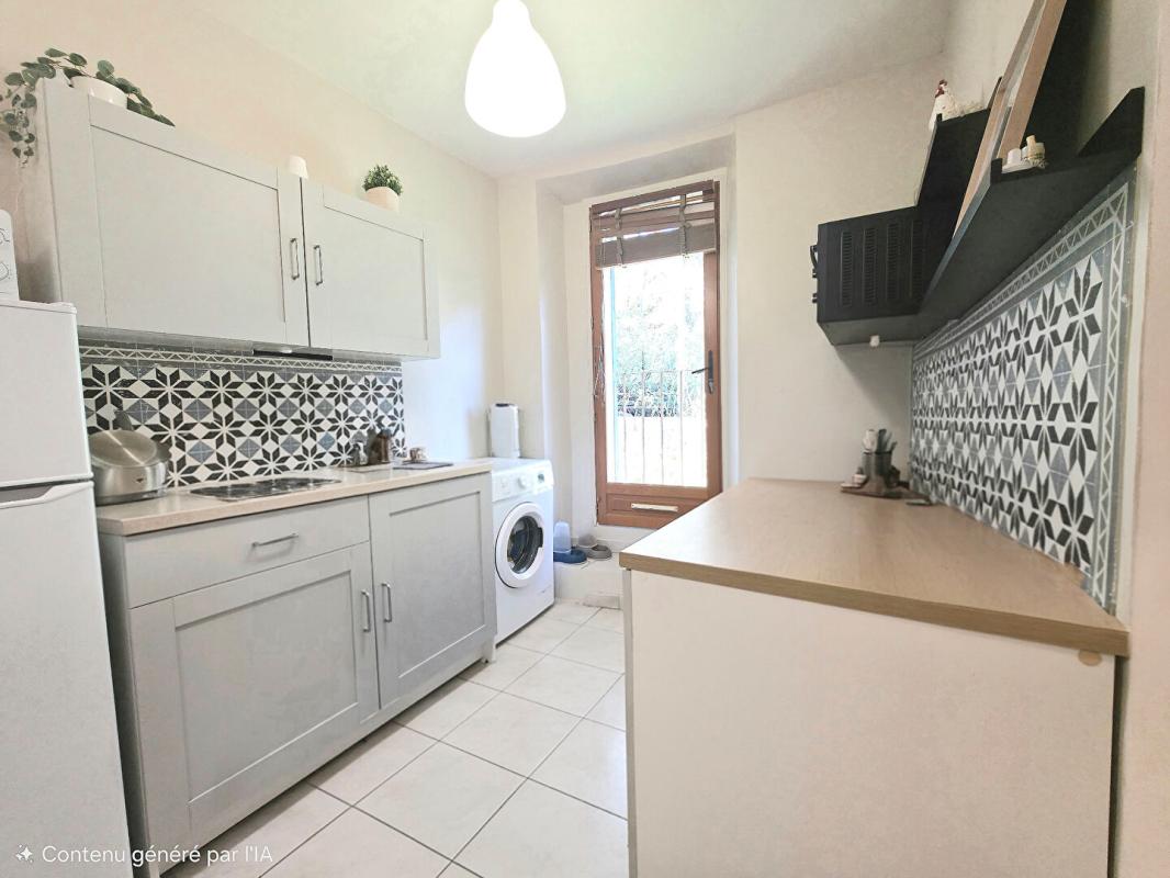 BORMES-LES-MIMOSAS Appartement Bormes Les Mimosas 2 pièce(s) 31 m2 A 194000 EUR 4