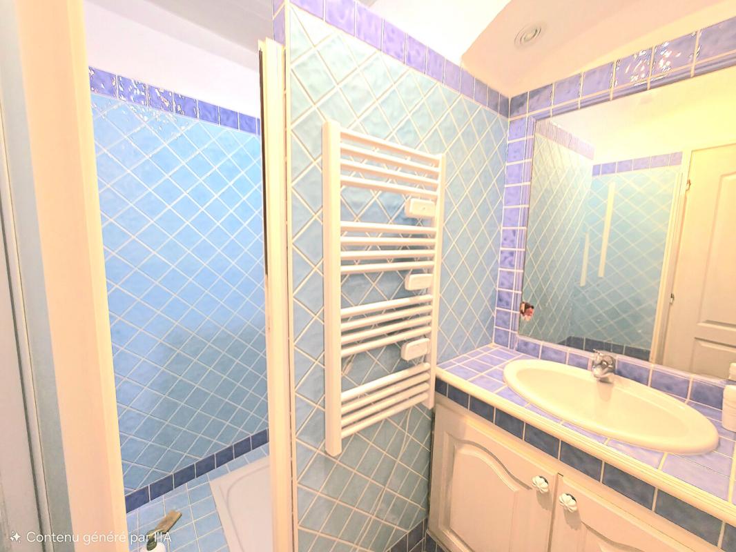 BORMES-LES-MIMOSAS Appartement Bormes Les Mimosas 2 pièce(s) 31 m2 A 194000 EUR 6