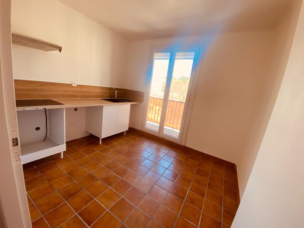 AIX-EN-PROVENCE A louer T3 centre ville Aix en Pce 7