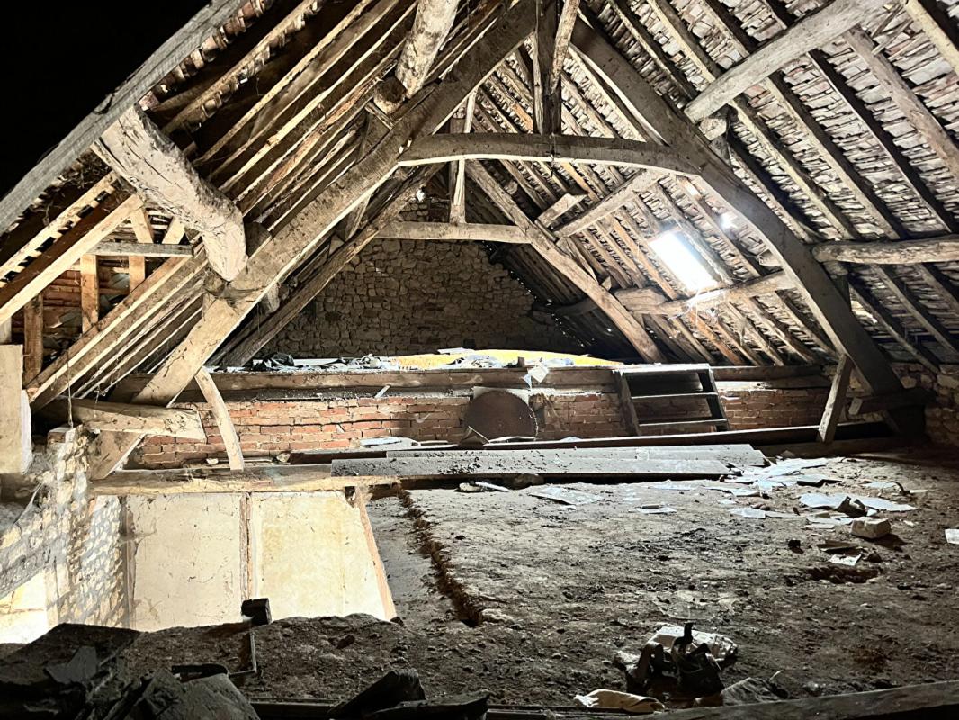 CROCY MAISON A REHABILITER 8