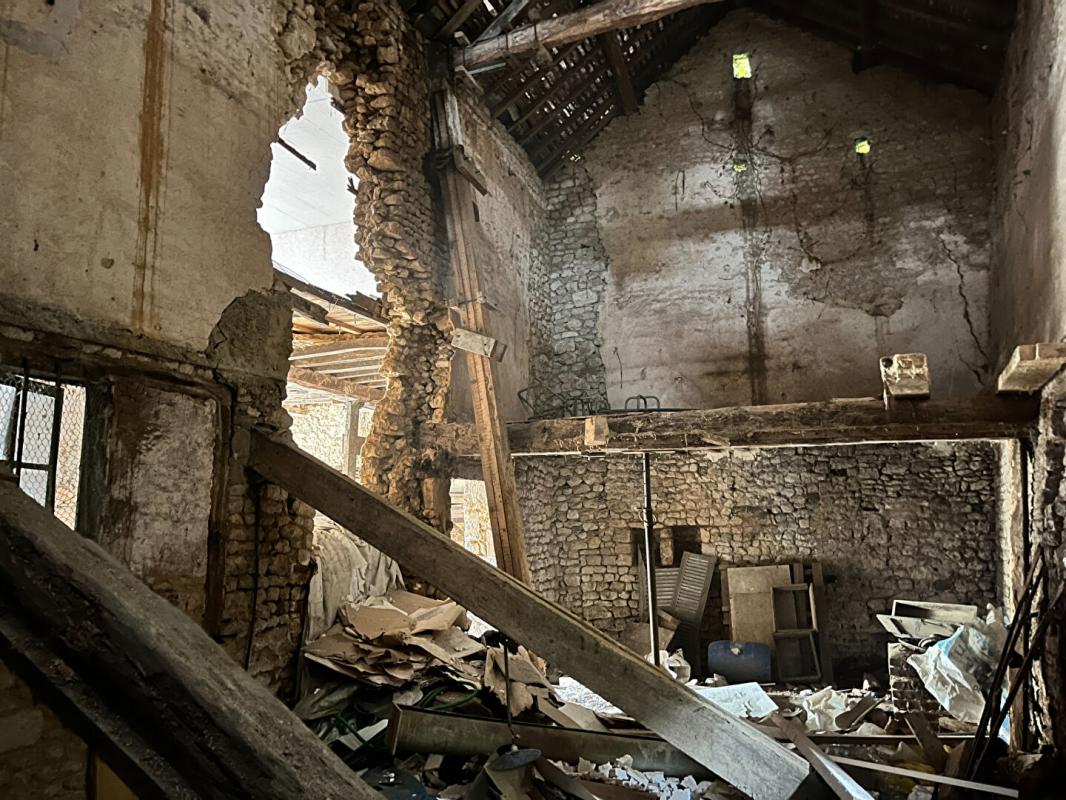 CROCY MAISON A REHABILITER 9