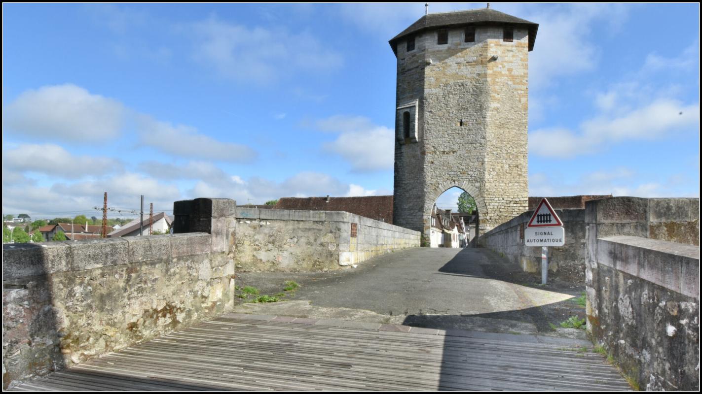 ORTHEZ ORTHEZ - MAISON BEARNAISE RENOVEE - 170 M² HABITABLE 14