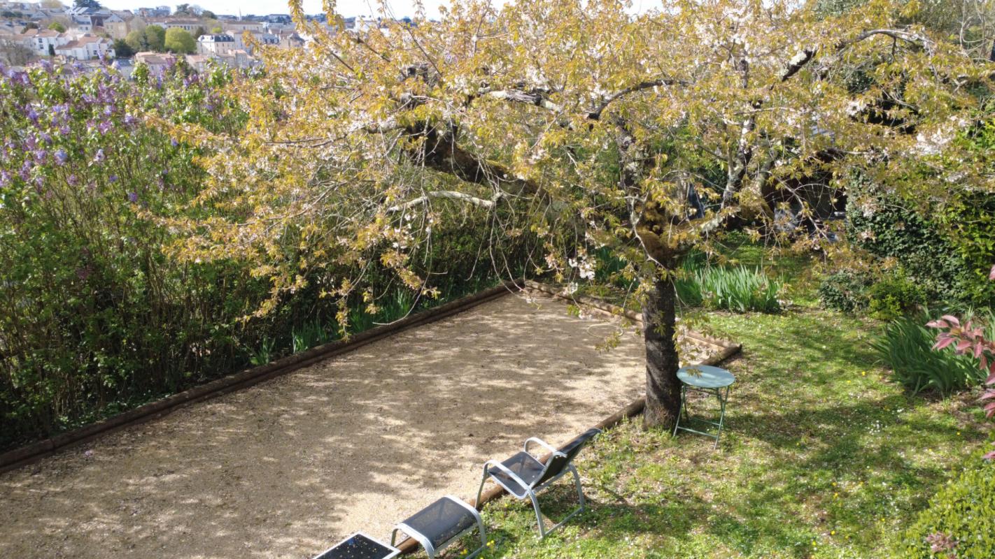 POITIERS Maison d'exception de 220 m² avec vue panoramique sur Poitiers , 5 chambres ,jardin 18