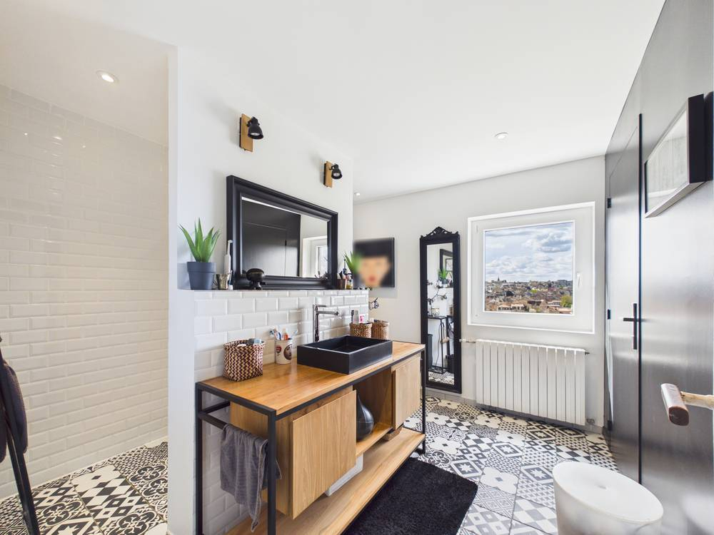 POITIERS Maison d'exception de 220 m² avec vue panoramique sur Poitiers , 5 chambres ,jardin 8