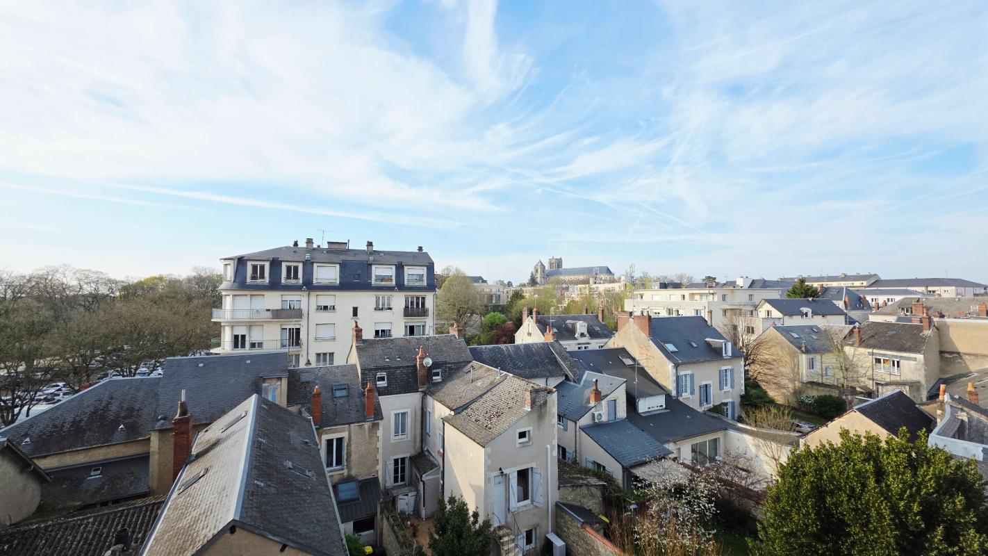 BOURGES BOURGES CENTRE APPARTEMENT 42.3 m2 2 PIECES ASCENSEUR 7