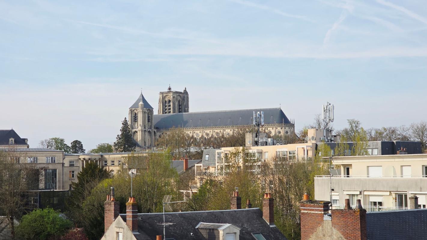 BOURGES BOURGES CENTRE APPARTEMENT 42.3 m2 2 PIECES ASCENSEUR 8