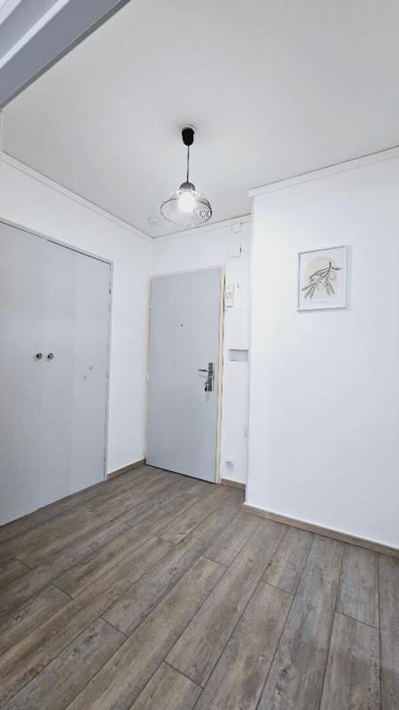 BOURGES BOURGES APPARTEMENT 32.3 M² RENOVÉ ET MEUBLÉ BALCON 9