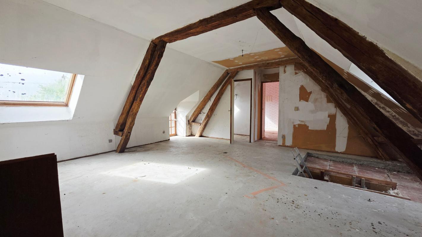 PLOU MAISON CORP DE FERME 8 PIECES GRANGE HANGAR 11