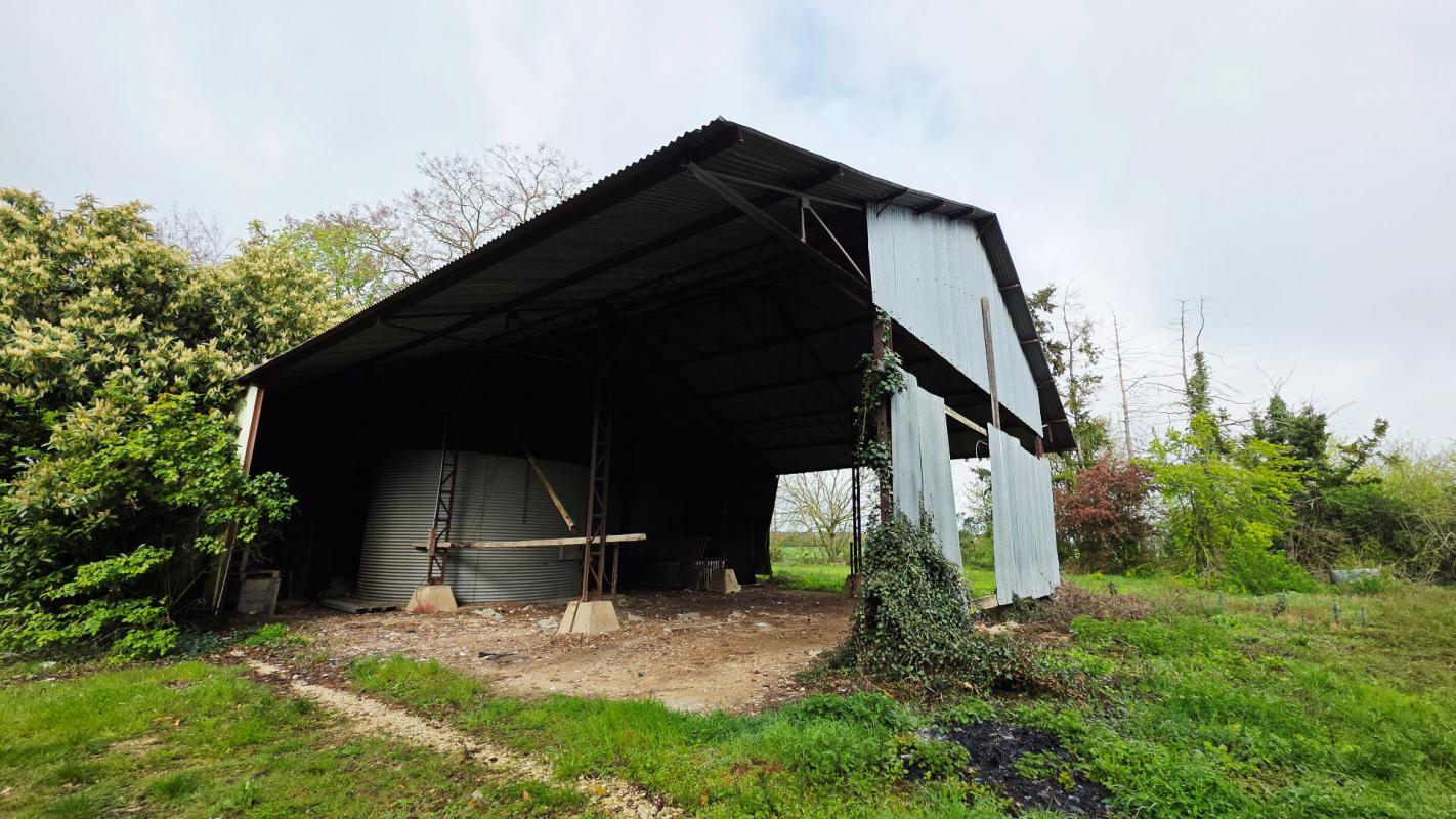 PLOU MAISON CORP DE FERME 8 PIECES GRANGE HANGAR 15