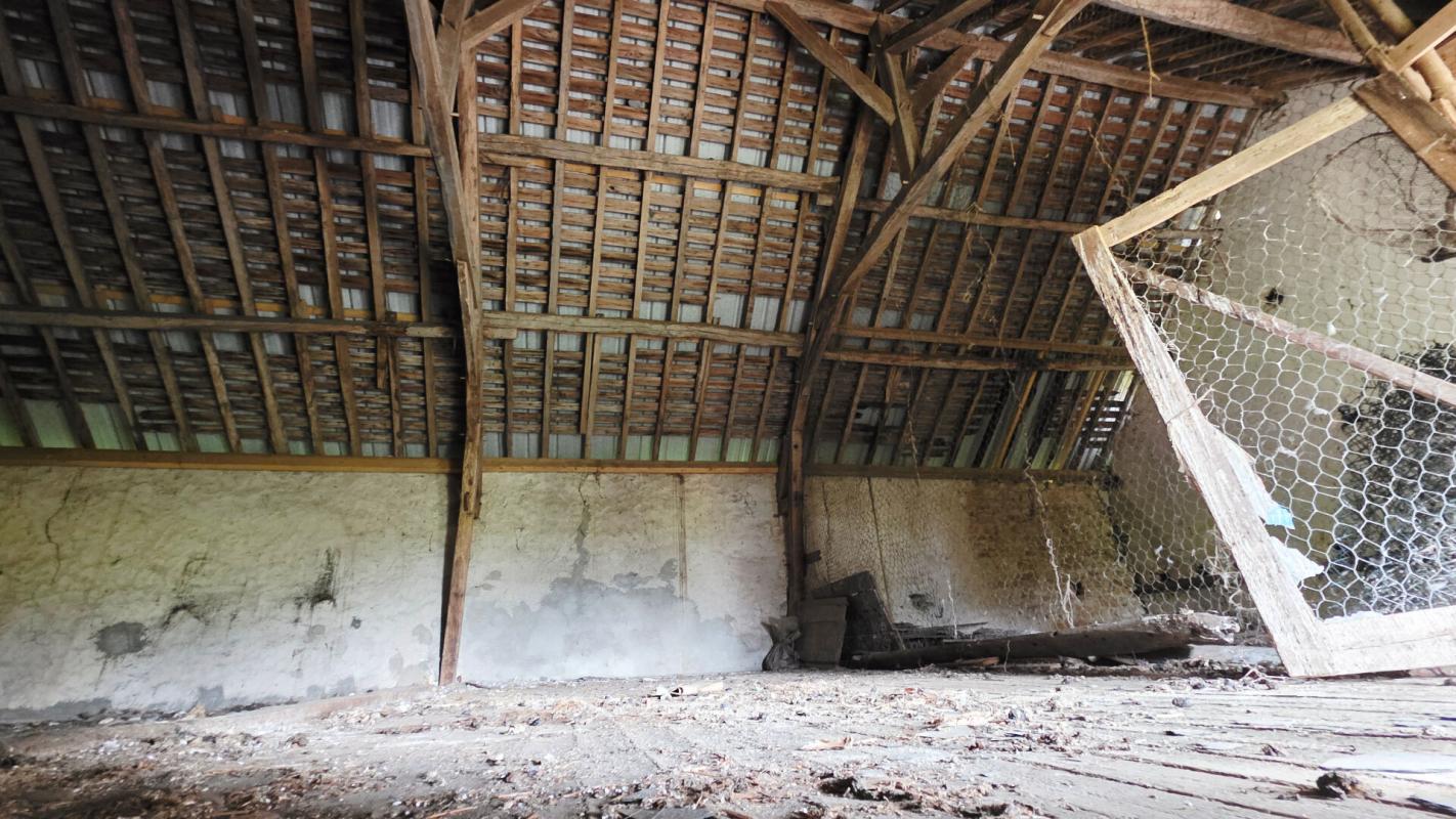 PLOU MAISON CORP DE FERME 8 PIECES GRANGE HANGAR 18