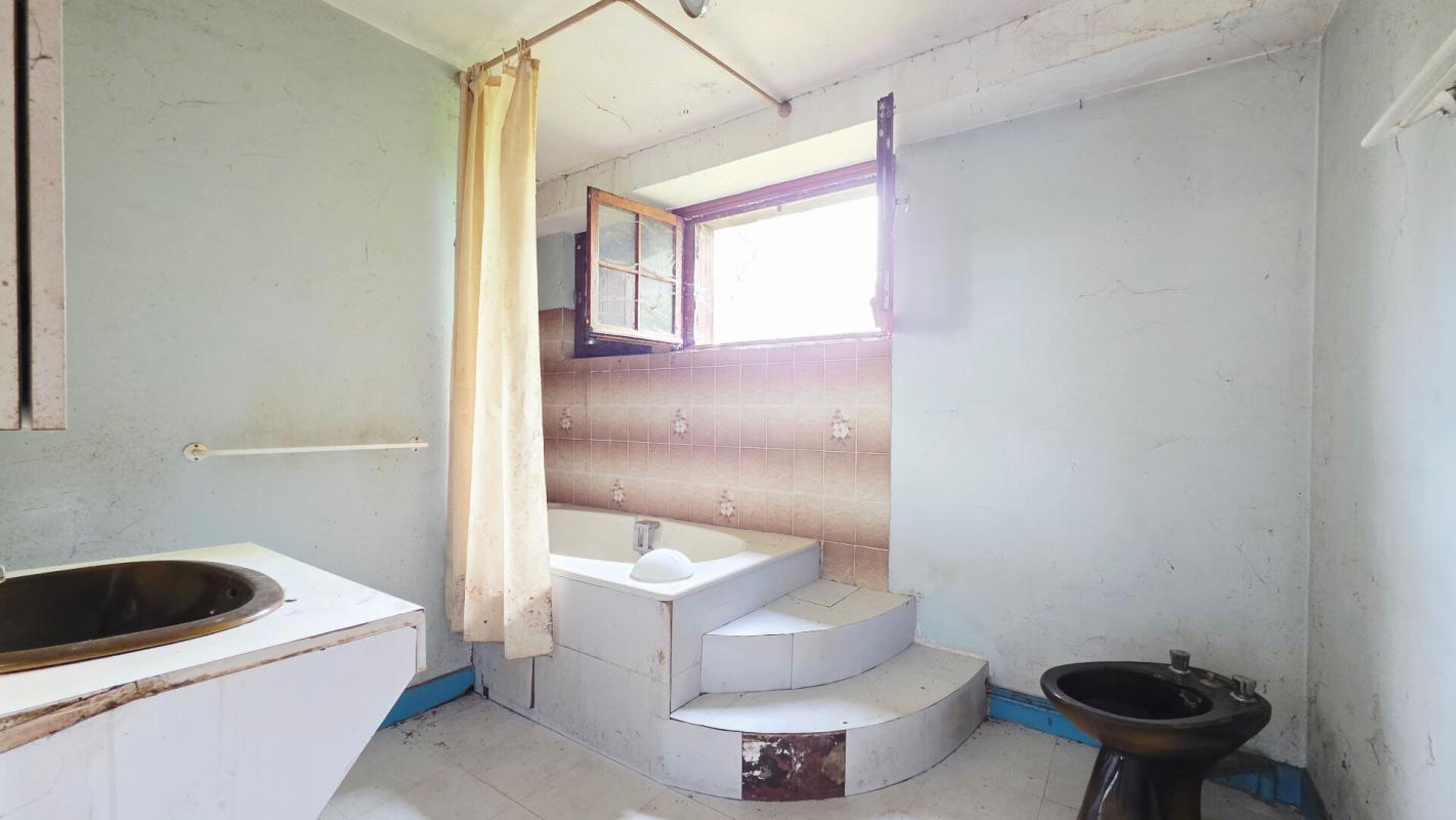 PLOU MAISON CORP DE FERME 8 PIECES GRANGE HANGAR 8