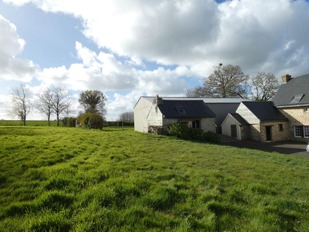 PLESTAN A 10 mns de la gare TGV de LAMBALLE, Maison 9 pièces de 270 m2 sur un terrain de 5 560m2 13