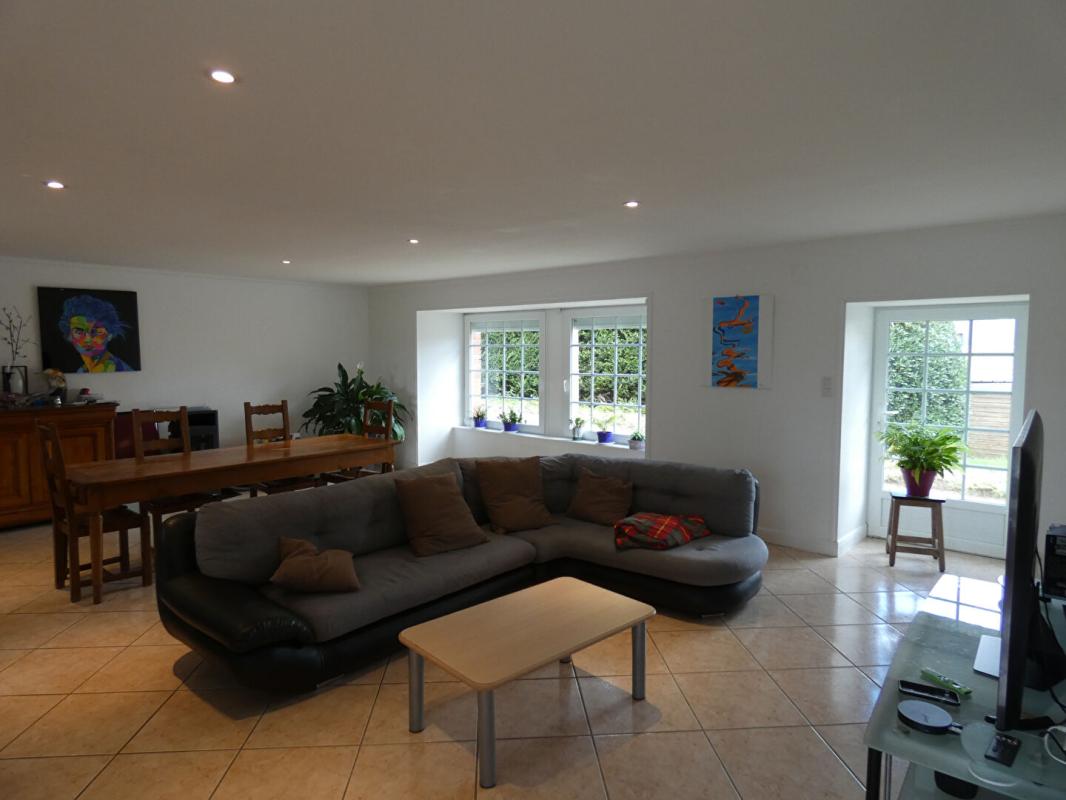 PLESTAN A 10 mns de la gare TGV de LAMBALLE, Maison 9 pièces de 270 m2 sur un terrain de 5 560m2 9