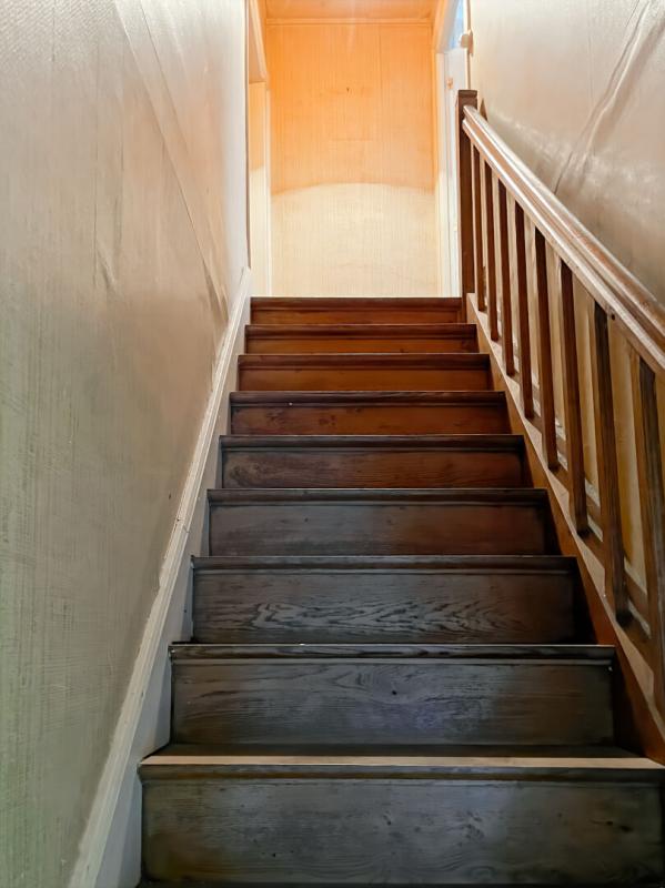 CHAMPILLET Charmante maison à fort potentiel à Champillet  Laissez parler vos envies ! 12