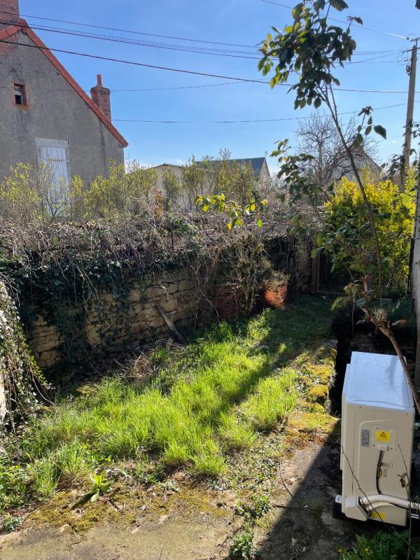 CHAMPILLET Charmante maison à fort potentiel à Champillet  Laissez parler vos envies ! 4