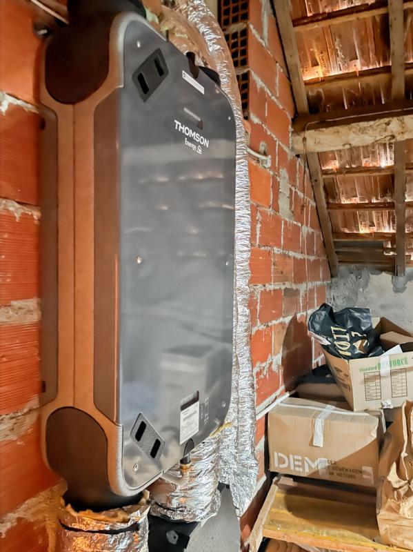 CHAMPILLET Charmante maison à fort potentiel à Champillet  Laissez parler vos envies ! 9