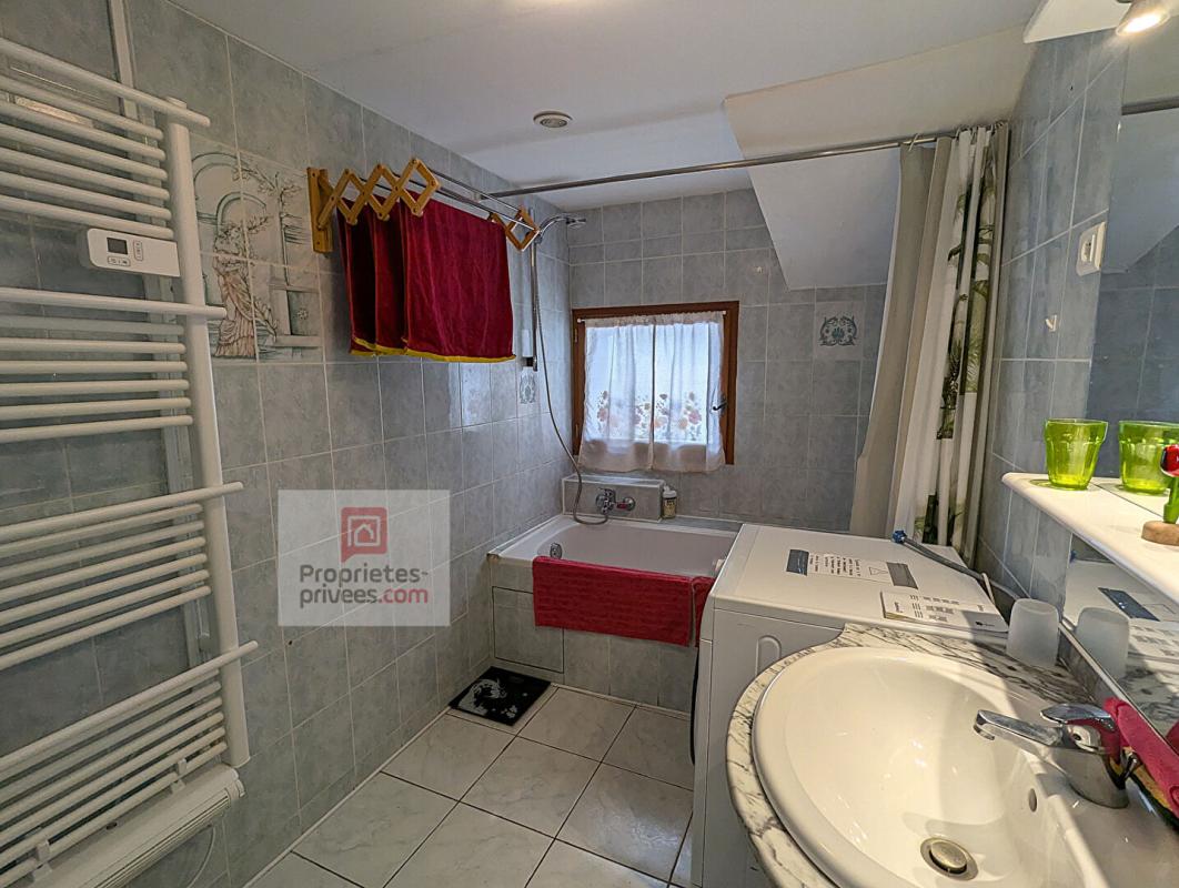 GUILLAUMES Maison de hameau avec jardins et dépendances 10