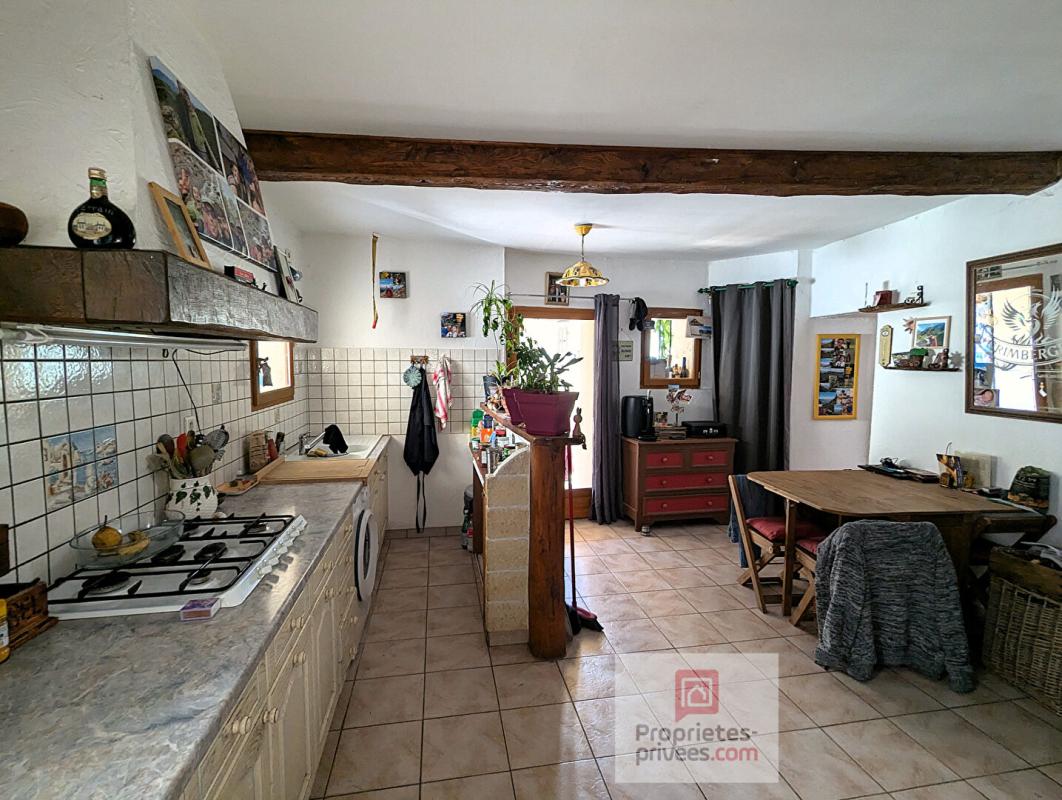 GUILLAUMES Maison de hameau avec jardins et dépendances 13