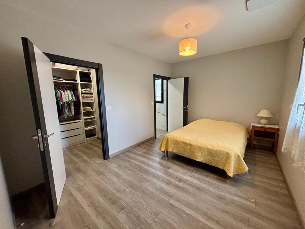 NEVERS Maison contemporaine toit plat - 156 m² - Terrain de 1861 m²  - Secteur Nevers 10