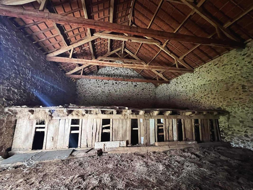 SAINT-PRIEST-LES-FOUGERES Ferme à Saint Priest Les Fougeres 3 pièce(s) 85 m2 6