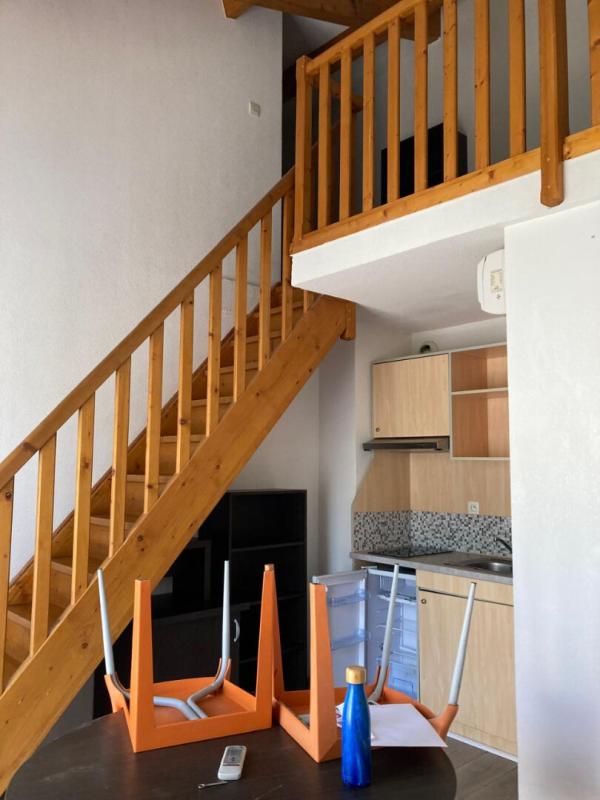 CORTE b - 1 appartement de type T3 duplex au dernier étage dans un immeuble à CORTE 8