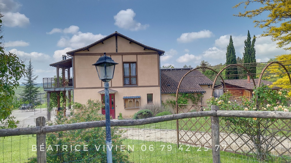 PLAZAC UN LIEU DE VIE SINGULIER, ENTRE NATURE, ACCUEIL ET ART DE VIVRE! Secteur PLAZAC. SAINT-LEON/VEZERE 11