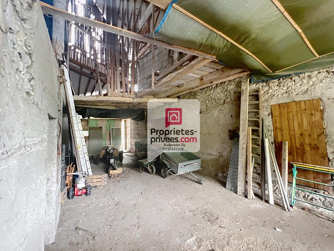 MARLENS Grange  authentique à fort potentiel 600 m2  Marlens 13