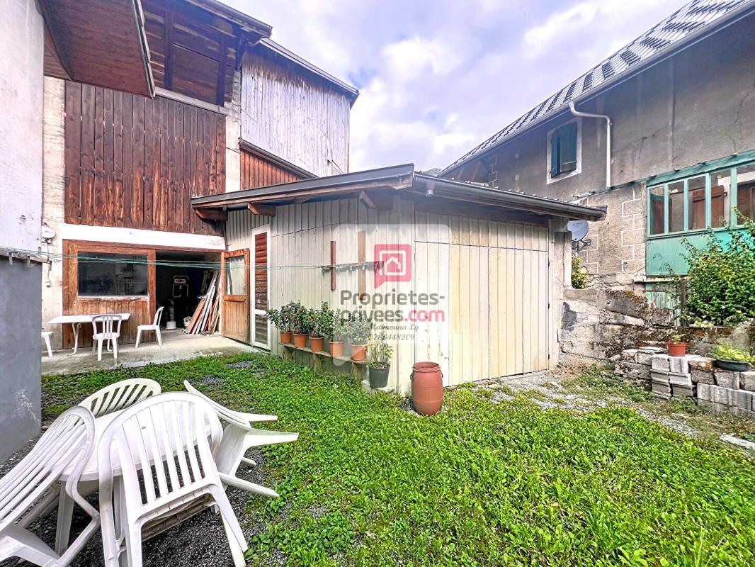 MARLENS Grange  authentique à fort potentiel 600 m2  Marlens 15