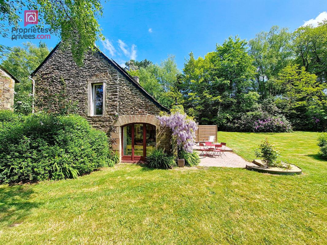 MORLAIX Propriété Plougonven 167 m2 et terrain de 3,7 Ha 2