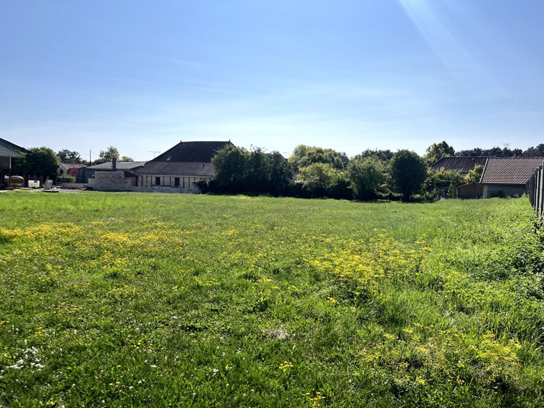 LES GRANDES-CHAPELLES Terrain Les Grandes Chapelles 1911 m2 2